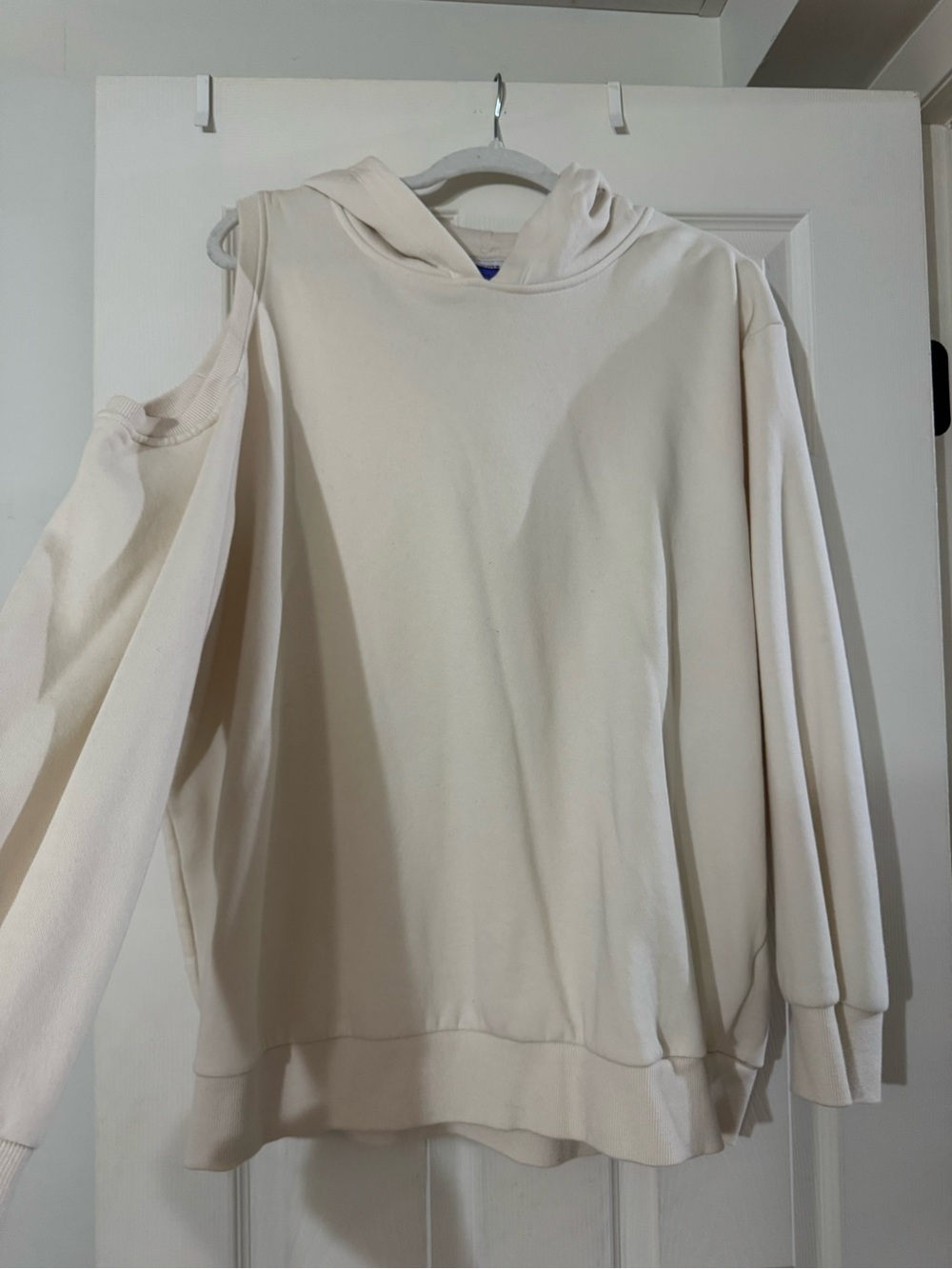 Women's Cream Cold-Shoulder Hoodie Sweater